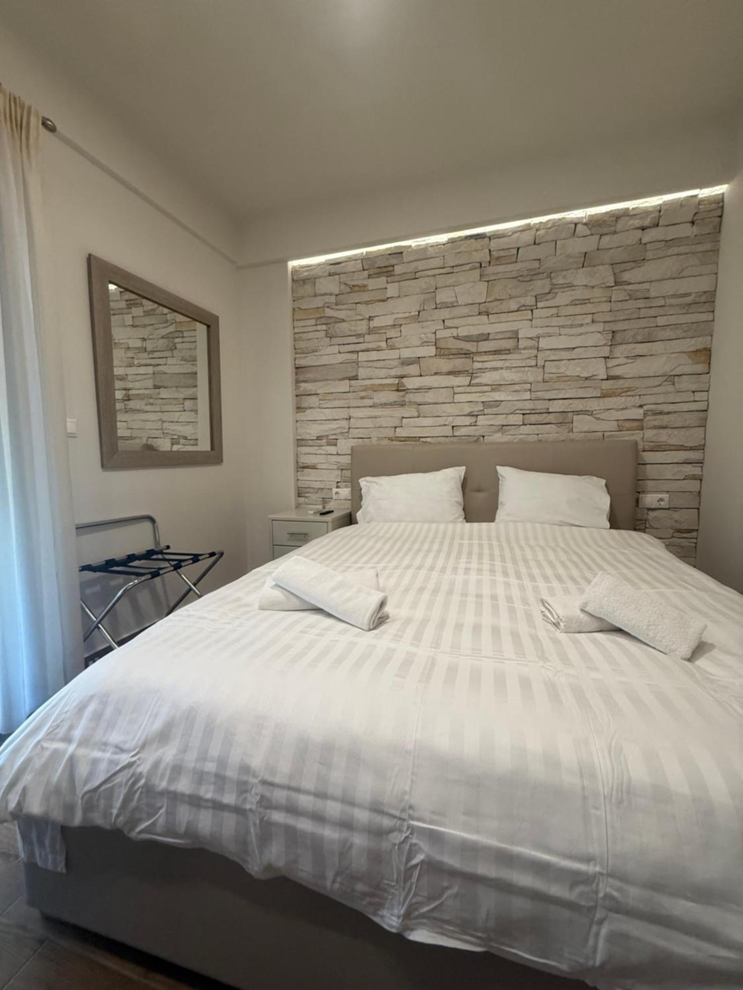 Aqua Mare Luxury Apartments Paralía 外观 照片